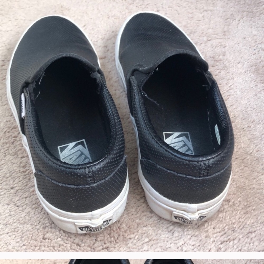 Black Vans - Picture 4 of 8